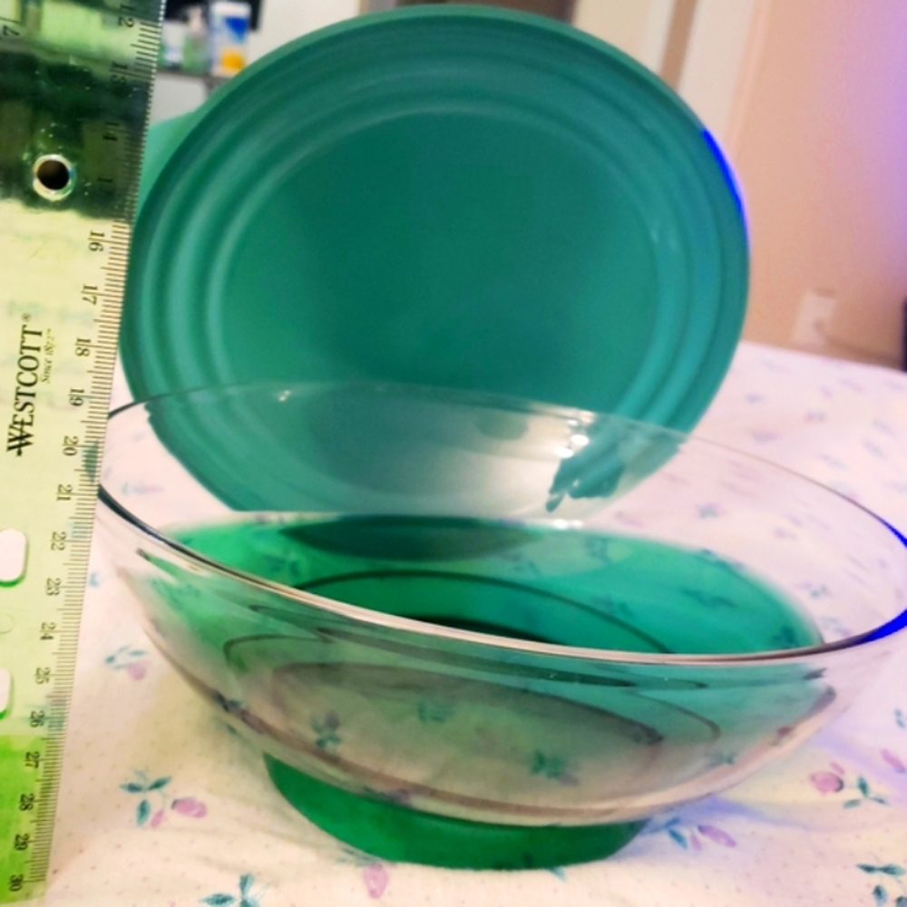 **BRAND NEW** TUPPERWARES FINEST SHEERLY ELEGANT 9 1/2CUPS / 2.3L SERVING BOWL👑